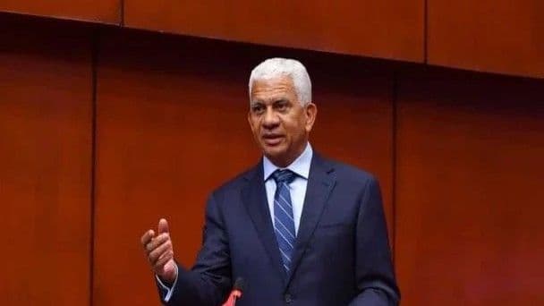 Presidente del Senado aboga por ajustes en el presupuesto nacional