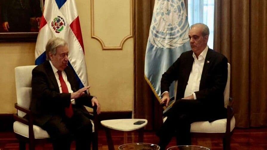 Luis Abinader y António Guterres abordan la crisis en Haití