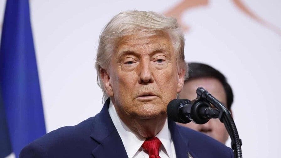 Trump anuncia acuerdo de paz con Irán en Versalles