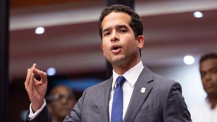 Senado rechaza propuesta de indexación salarial de Omar Fernández