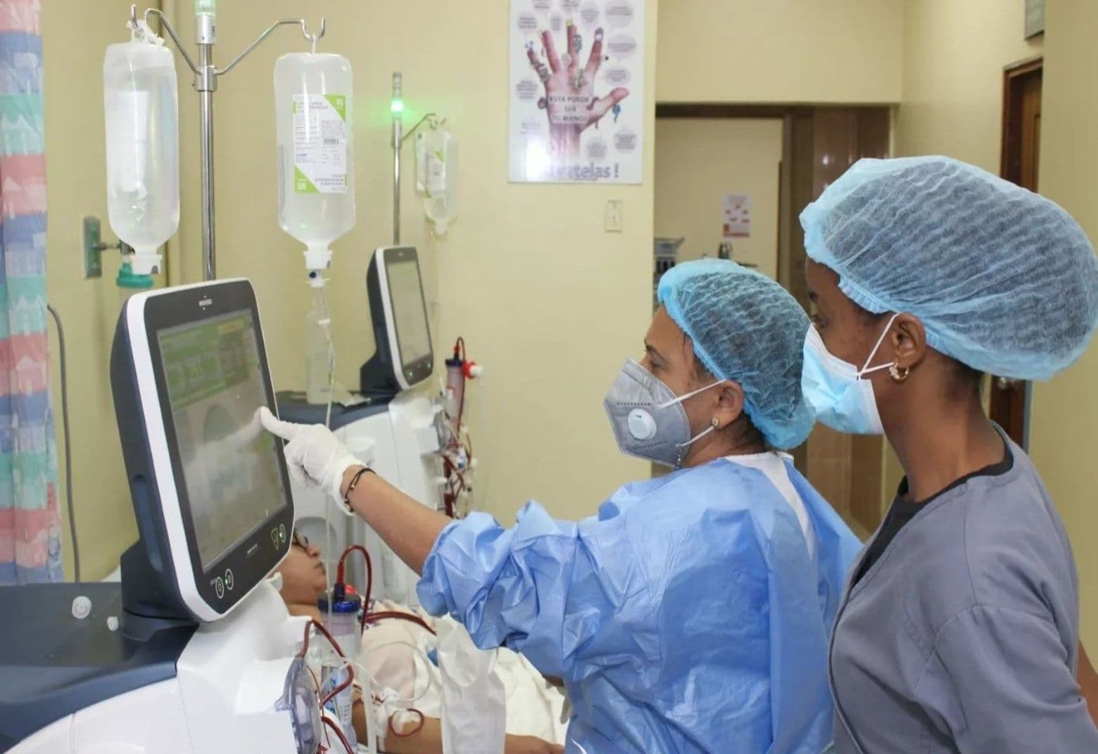 Vivir conectado a una máquina: el costo de la diálisis en los pacientes