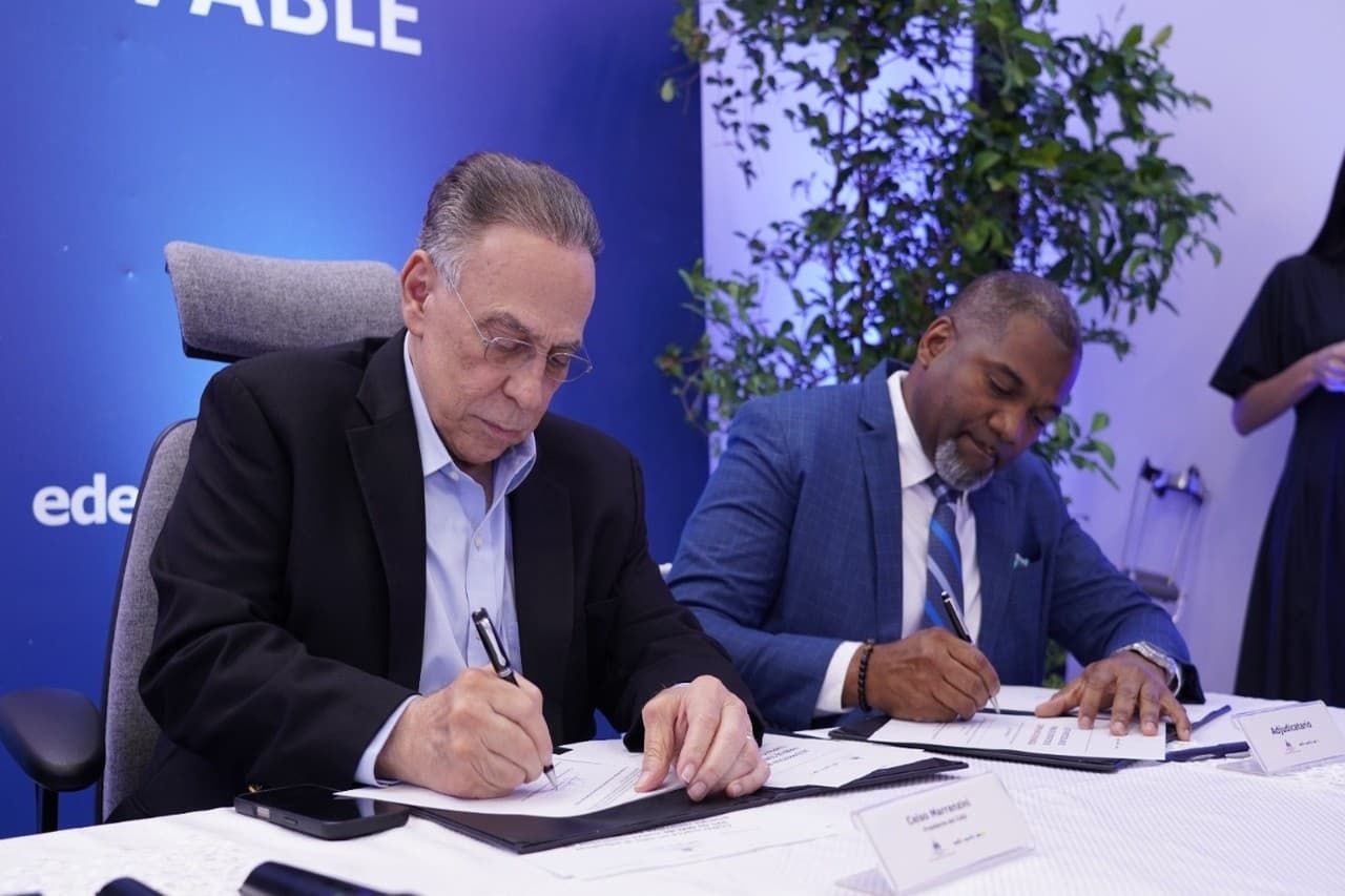 CUED adjudica 325 MW de energía renovable con respaldo de baterías