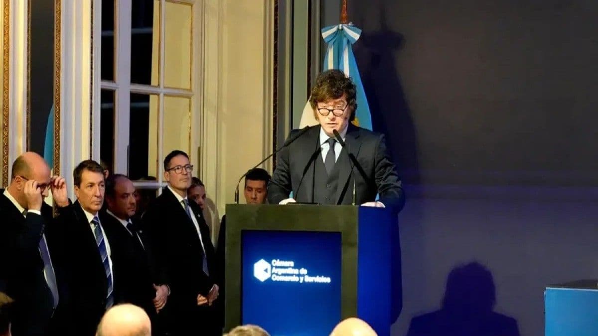 Javier Milei responsabiliza a feministas y aborto de baja natalidad en Argentina
