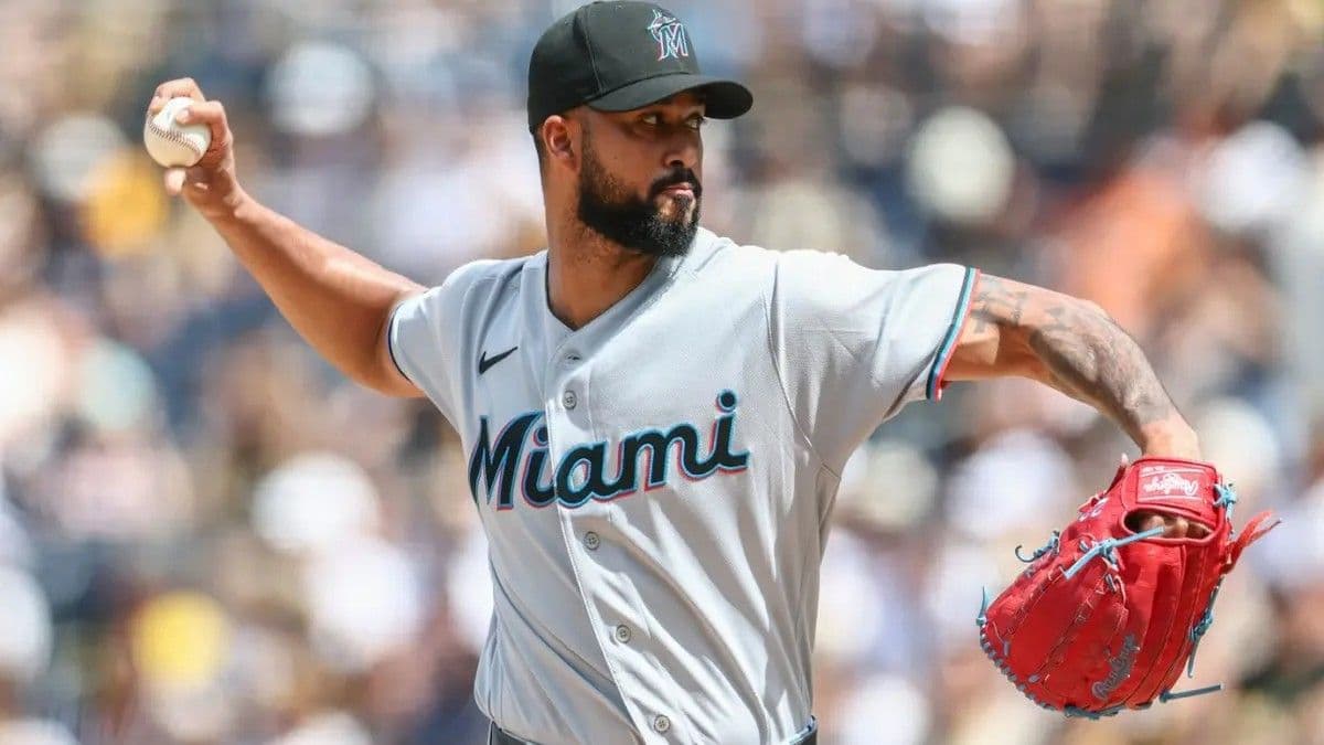 Sandy Alcántara establece récords históricos en los Marlins