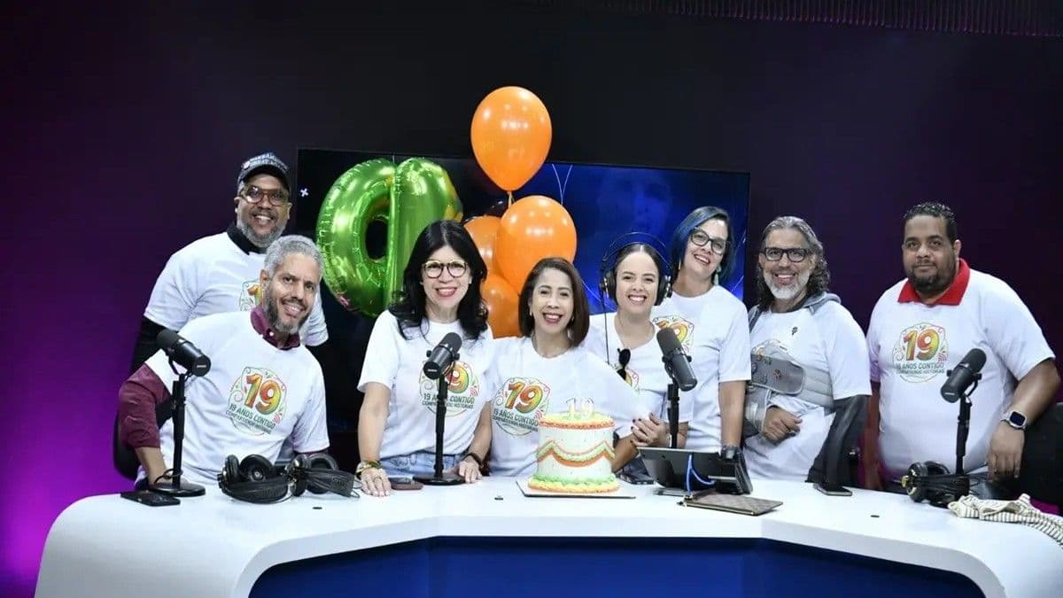 Ana Simó celebra 19 años de su programa radial 'Consultando con Ana Simó'