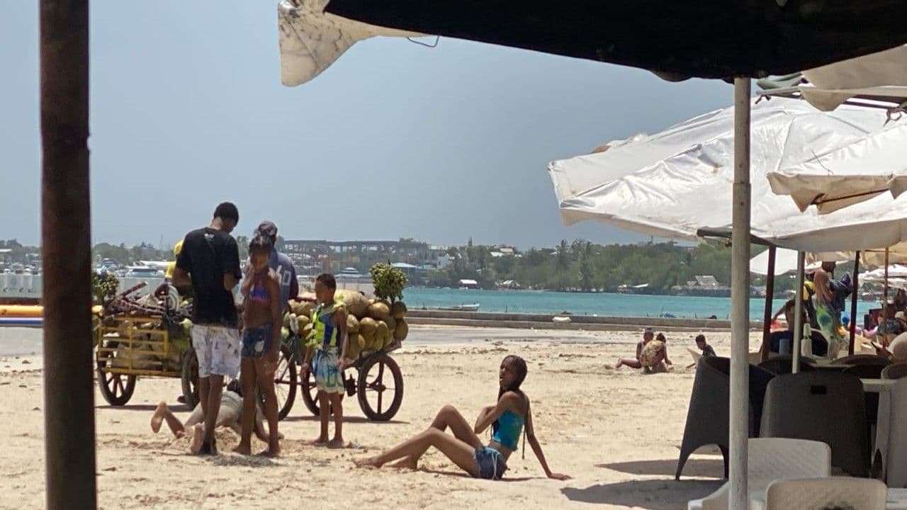 Boca Chica enfrenta altos costos y pérdida de su esencia como playa popular