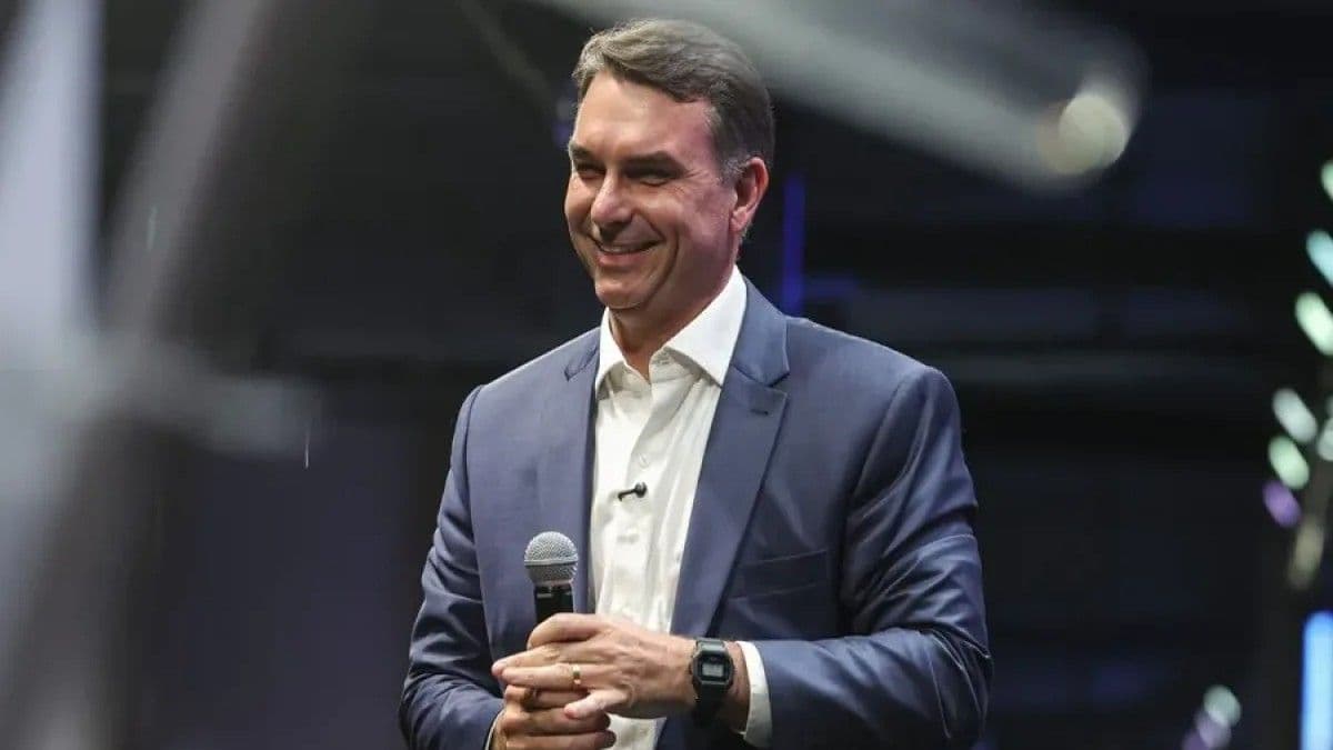 Flávio Bolsonaro se compromete a no buscar la reelección en Brasil