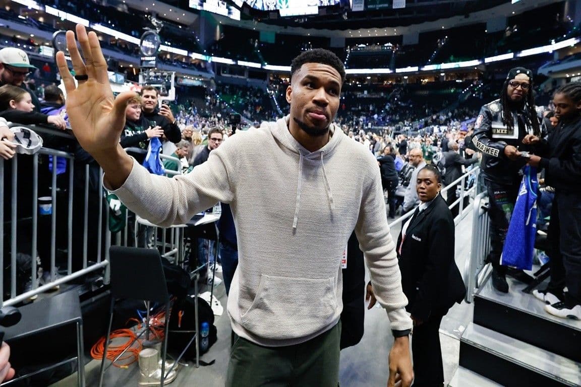 Los Bucks enfrentan un futuro incierto tras el traspaso de Giannis Antetokounmpo