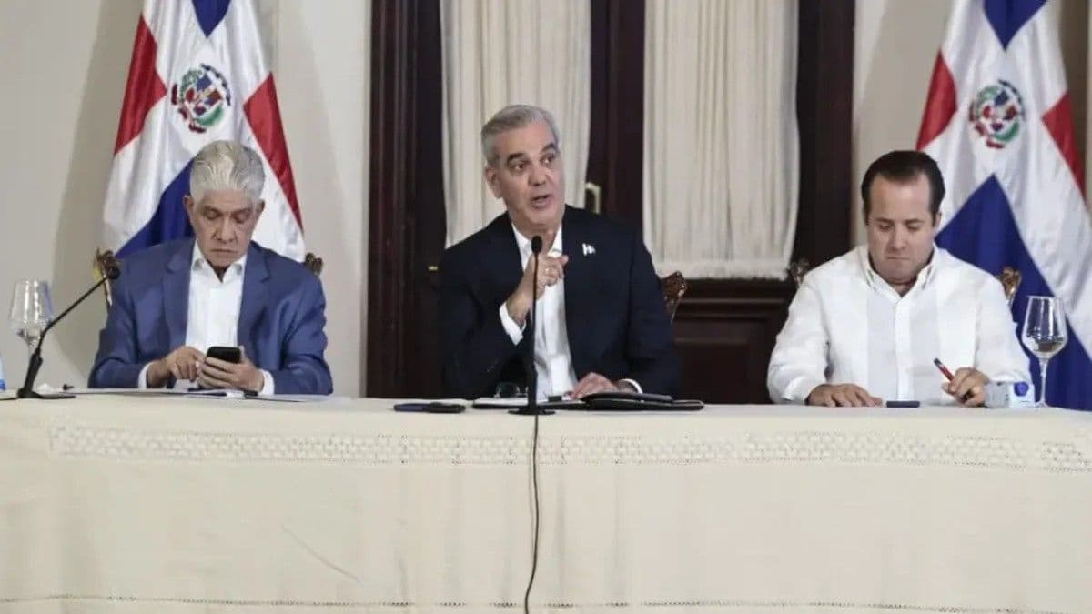 Abinader dialoga con sectores productivos por crisis de combustibles y arroz
