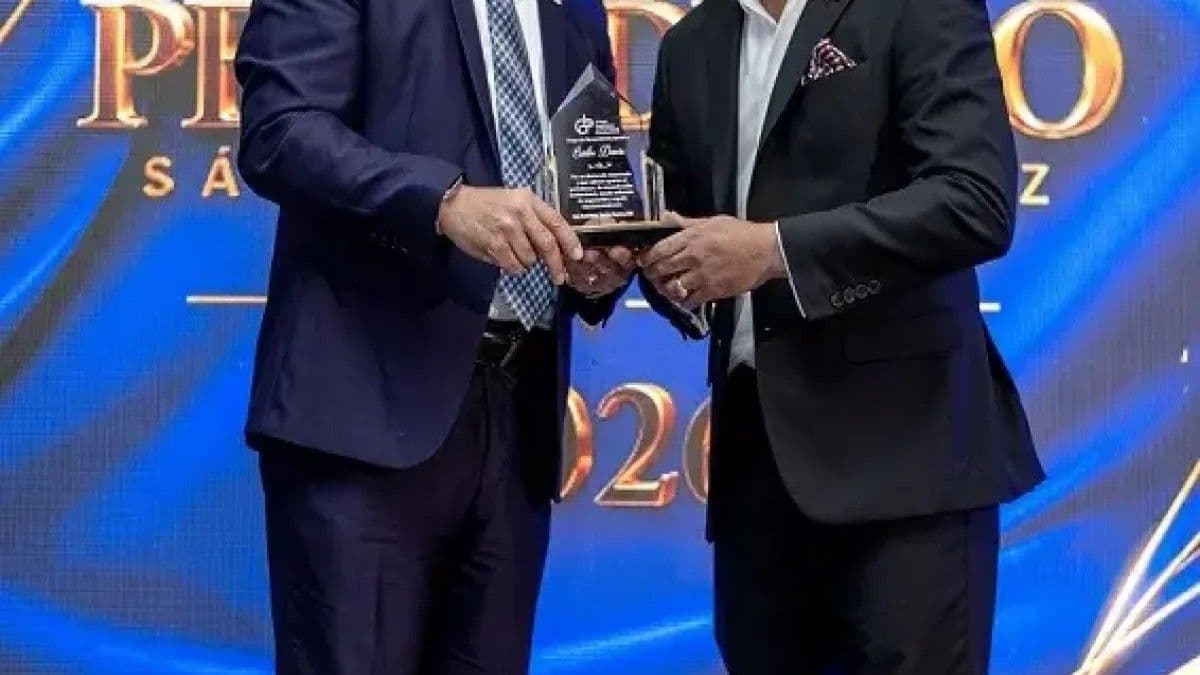 CDP reconoce a Carlos Devers por su trayectoria periodística
