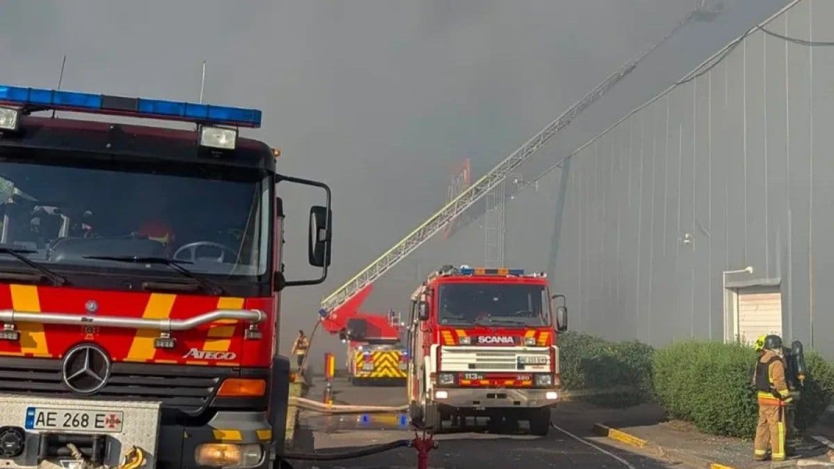 Ataque ruso a centro comercial en Ucrania deja 14 muertos y 121 heridos