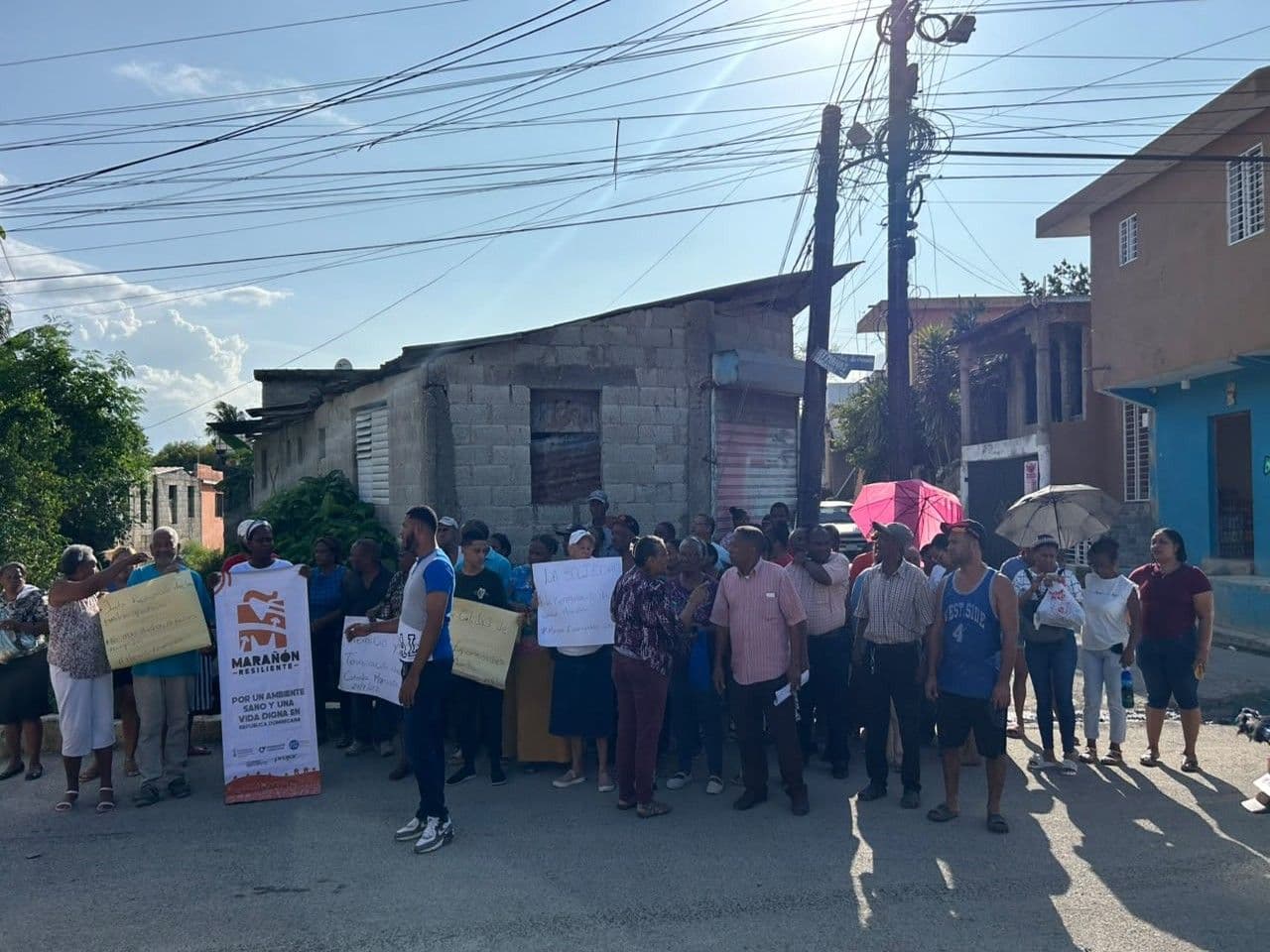 Comunitarios exigen reanudación del saneamiento de la Cañada Marañón