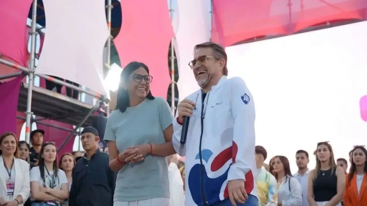 Delcy Rodríguez y Rafael Lacava bailan al ritmo de Bulin 47 en Carabobo