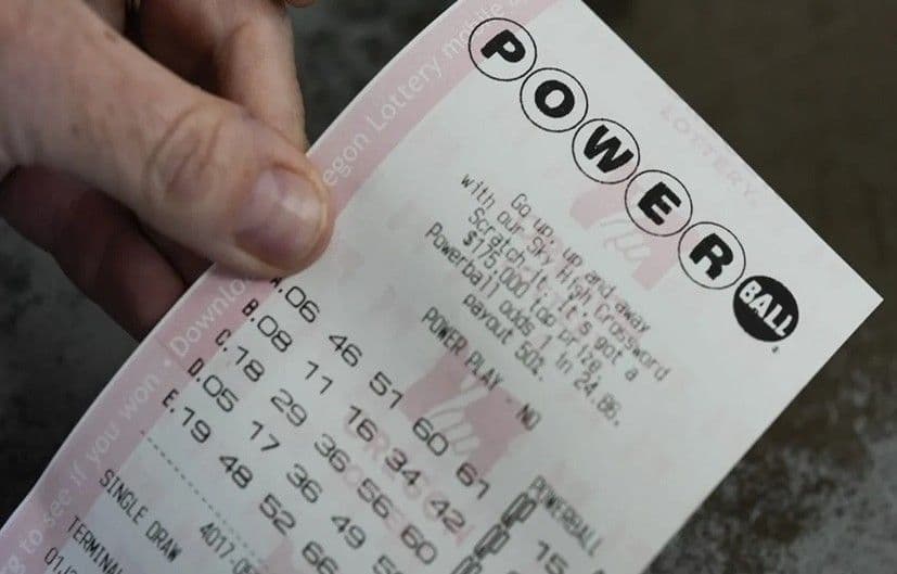Dominicanos en Nueva York atentos al ganador del Powerball en Illinois