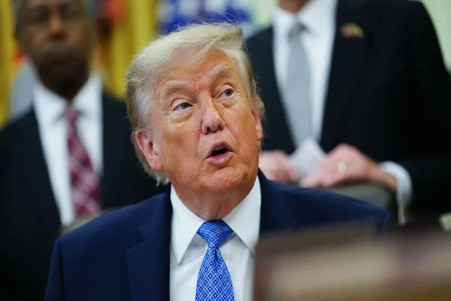 Trump defiende las ganancias de sus negocios durante su mandato