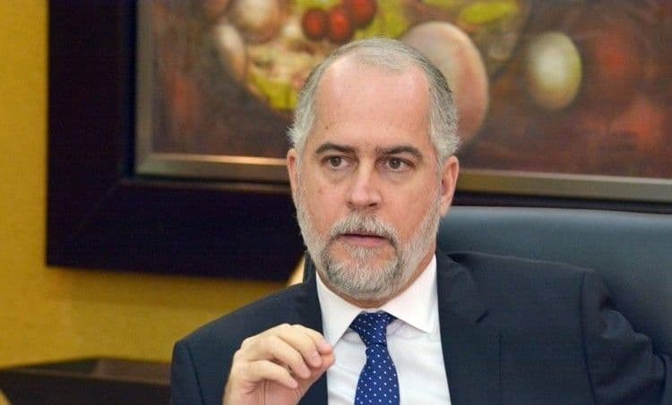 Alejandro Fernández renuncia a la Superintendencia de Bancos