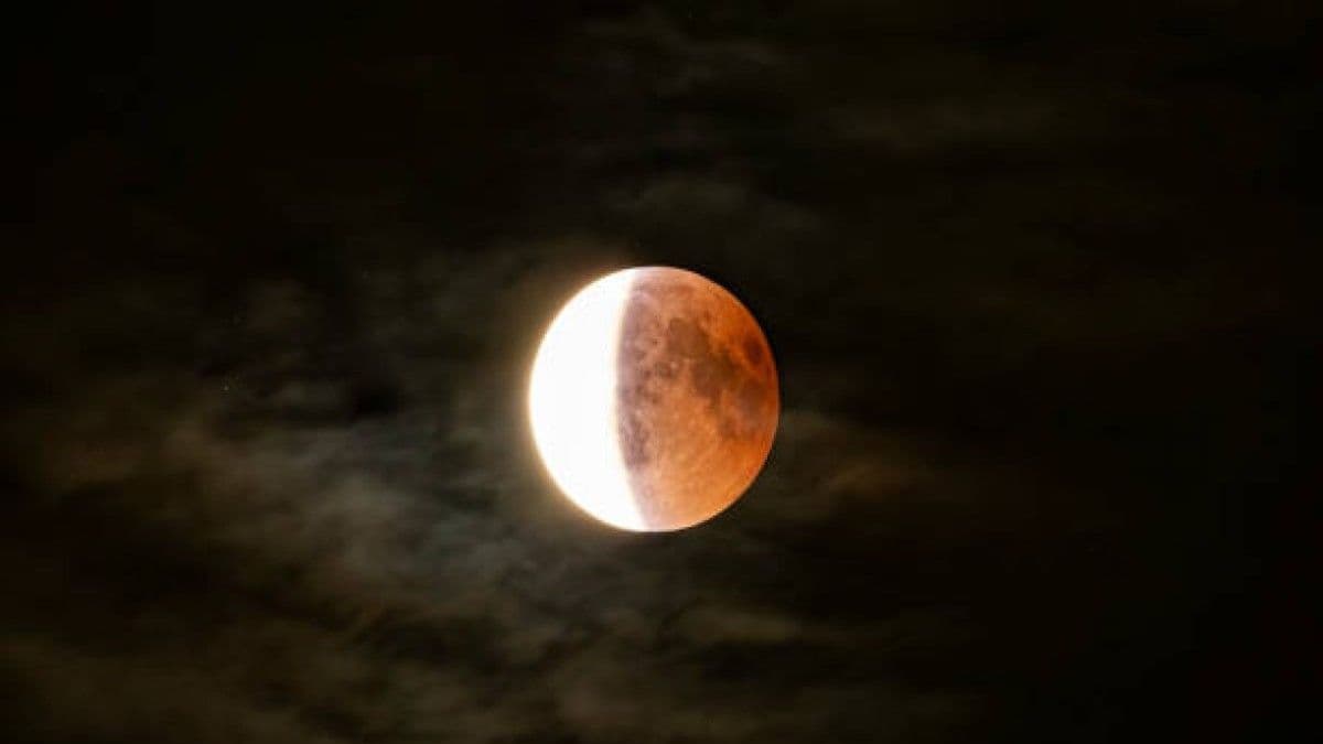 Eclipse lunar visible esta noche en República Dominicana pese a condiciones climáticas