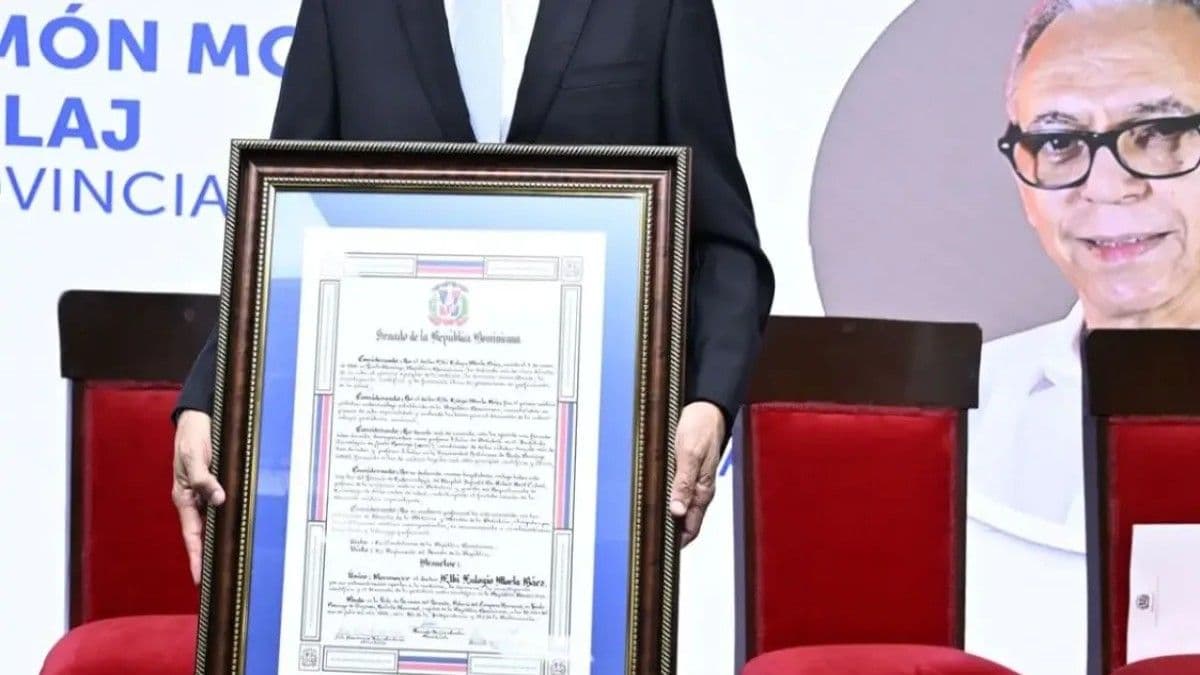 Senado reconoce la trayectoria de Elbi Morla en endocrinología pediátrica