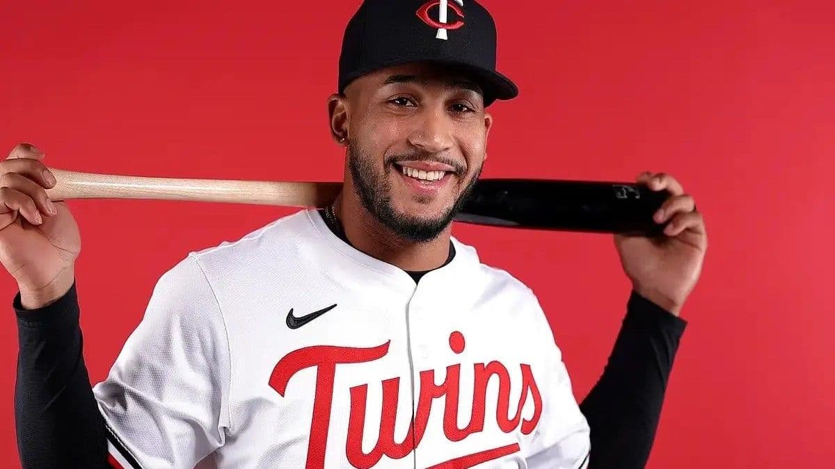 Mellizos ascienden al prospecto dominicano Emmanuel Rodríguez