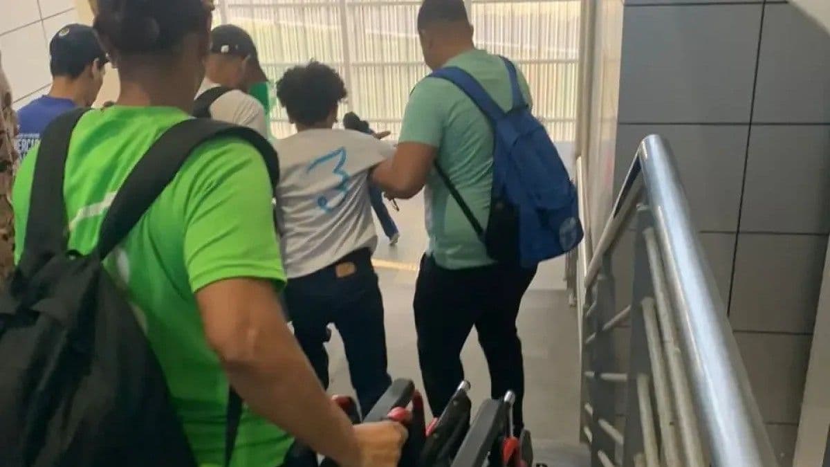 Inoperancia en escaleras y ascensores de la estación Gualey del Teleférico de Santo Domingo