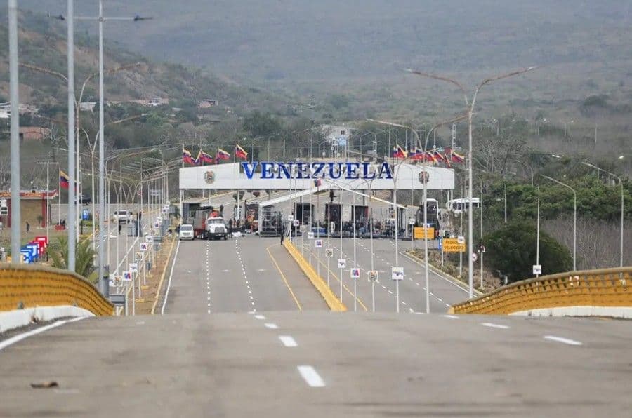 Venezuela desaconseja cruzar a Colombia tras cierre fronterizo por elecciones