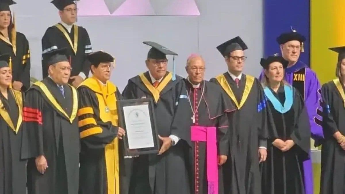 PUCMM otorga reconocimiento a Miguel Franjul como profesor honorífico