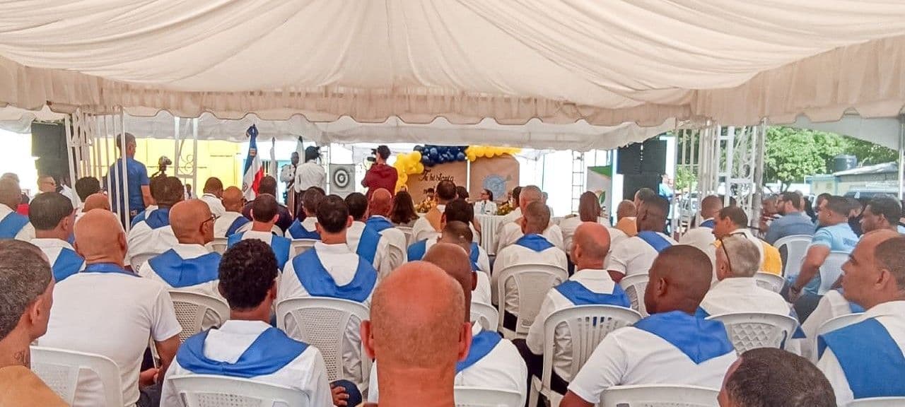 Centro de Corrección Rafey Hombres gradúa a 170 internos en programas formativos