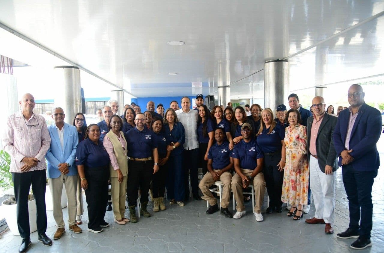 Ministerio de Salud reconoce al Equipo Médico de Emergencia por misión en Venezuela