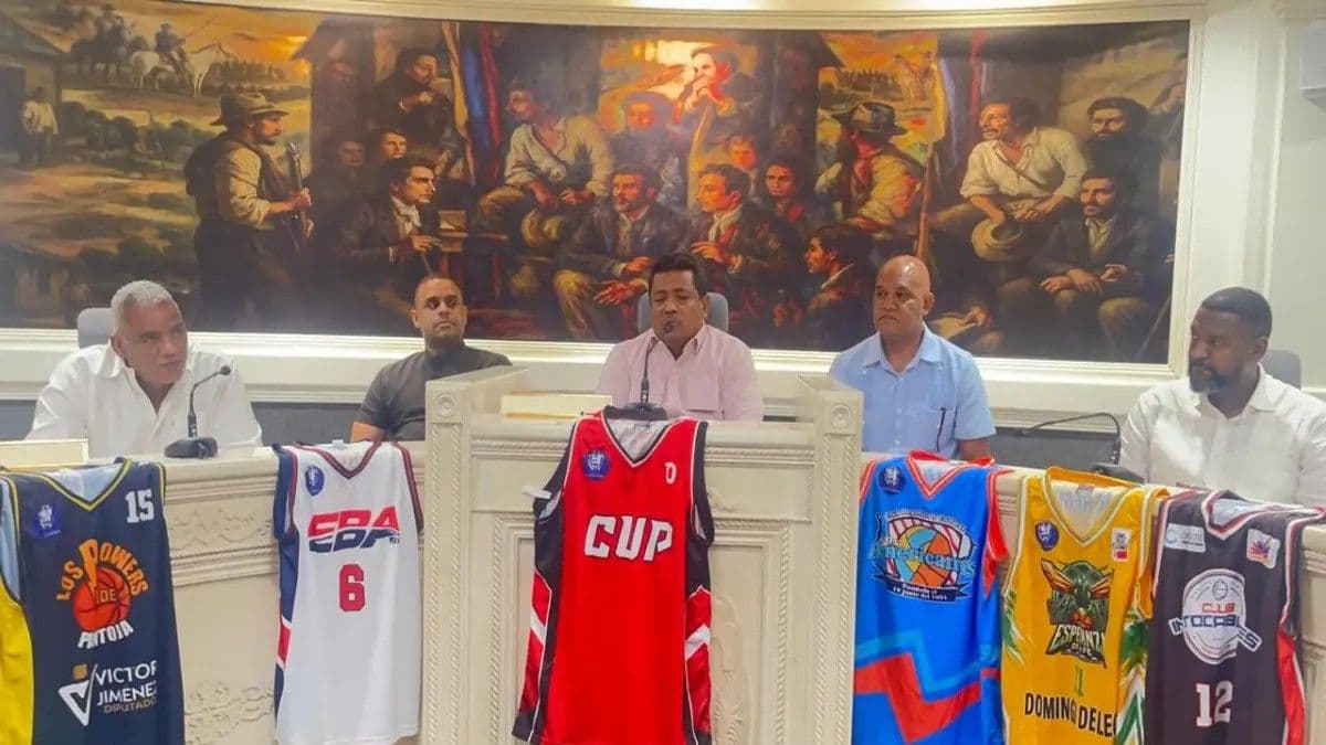 Los Alcarrizos inicia su 14vo torneo de baloncesto superior masculino