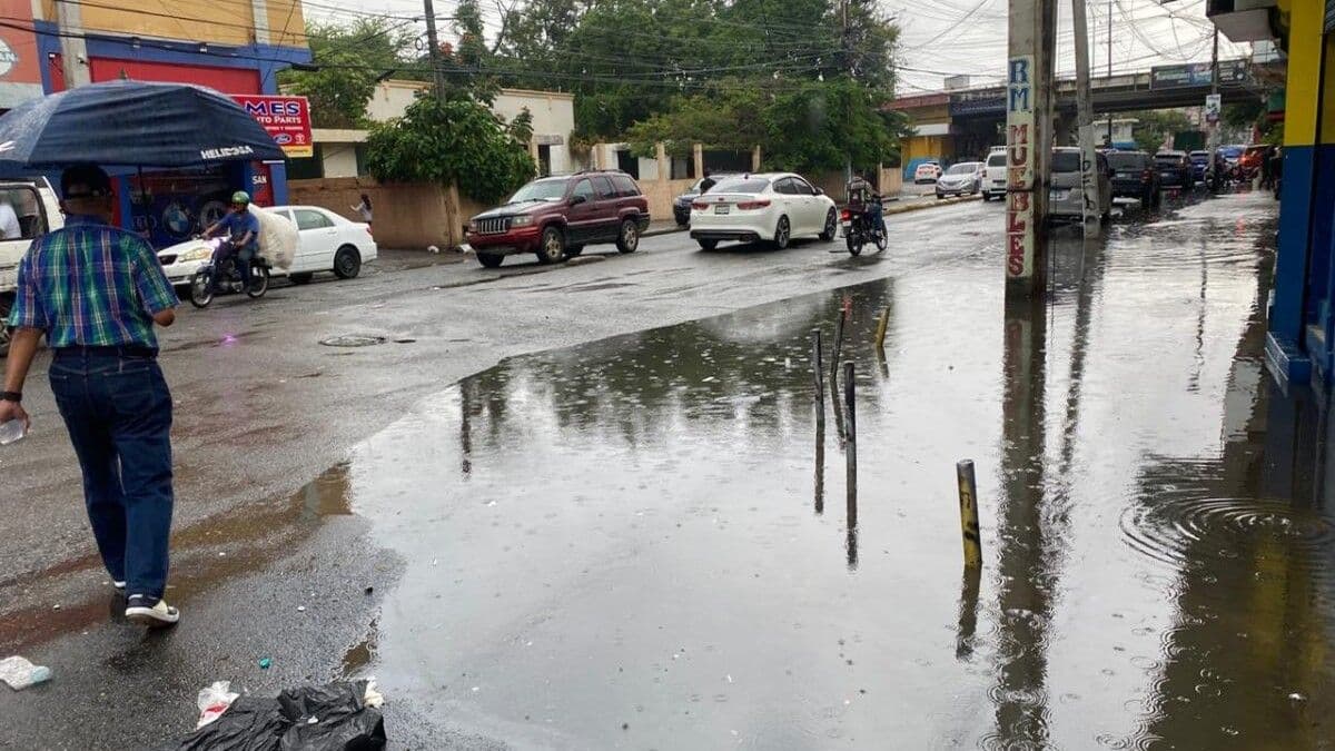 Lluvias por onda tropical afectan más de 100 viviendas en República Dominicana
