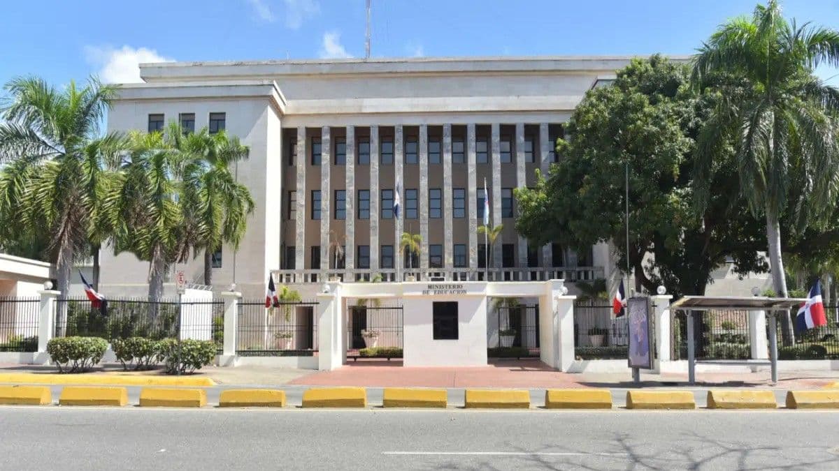 Avería en conectividad afecta servicios del Ministerio de Educación