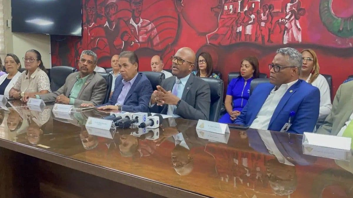 Colegio Médico Dominicano denuncia desfalco millonario en fondos de protección médica