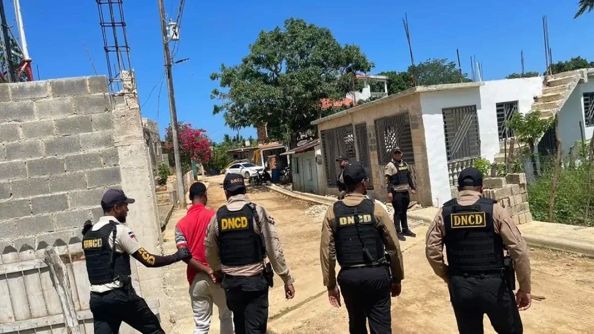 DNCD incauta más de 32 kilos de drogas en operativos contra microtráfico
