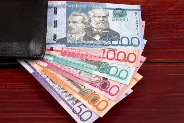 Factores detrás de la fortaleza del peso dominicano