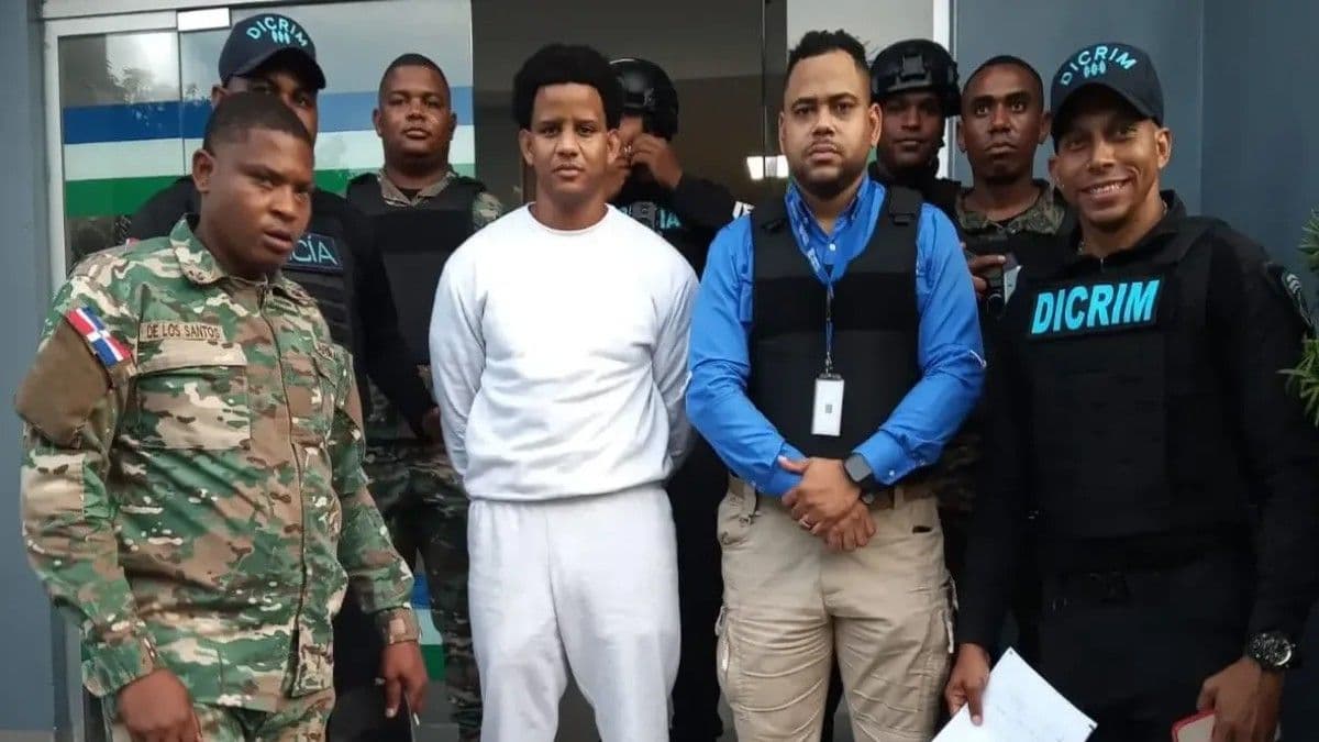 Policía arresta a deportado por doble homicidio en Villa Consuelo