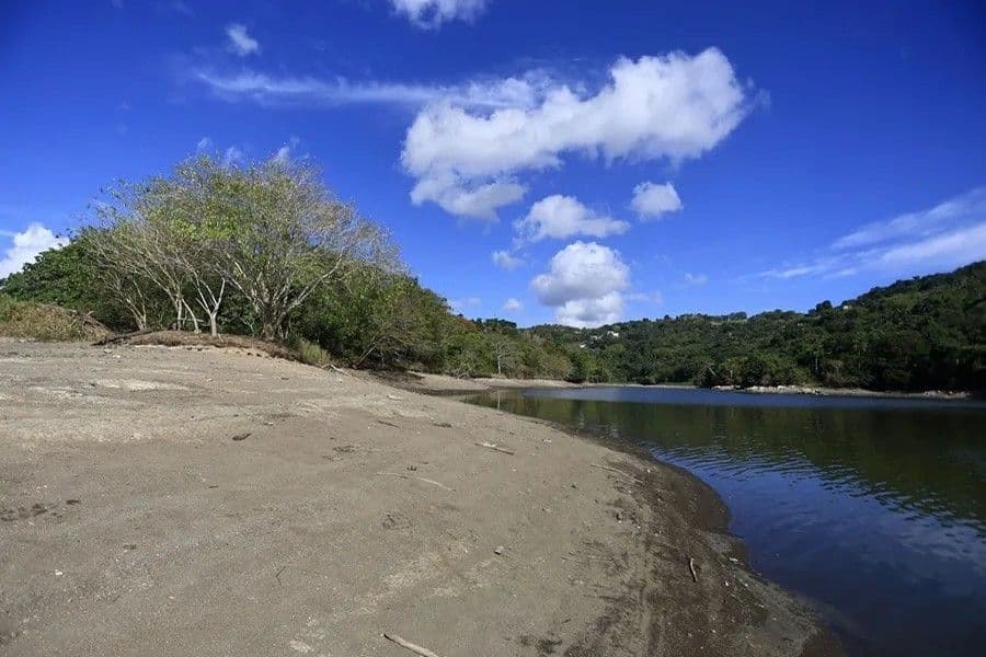 Puerto Rico enfrenta racionamiento de agua por sequía