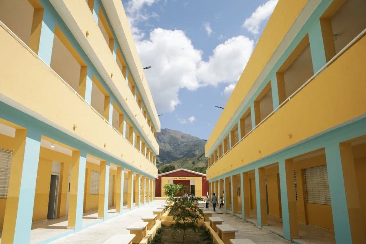 Infraestructuras Escolares avanza en la entrega de aulas antes del año lectivo