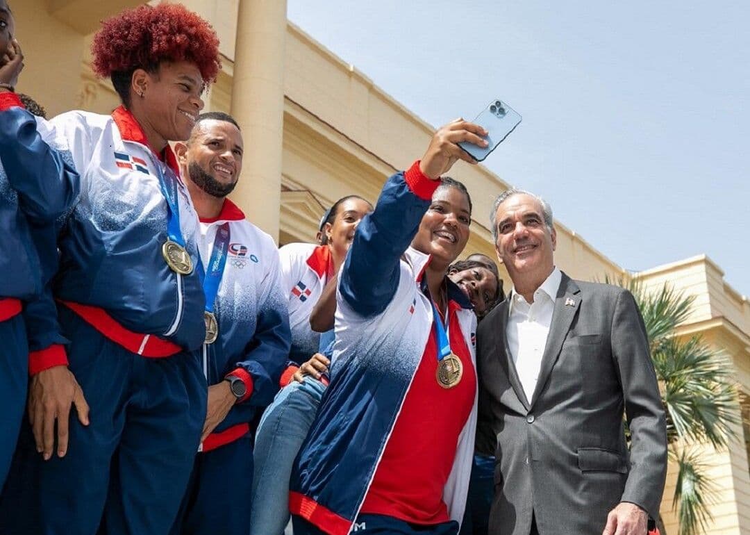 Abinader anuncia incorporación de medallistas de Santo Domingo 2026 al PARNI y aumento de incentivos