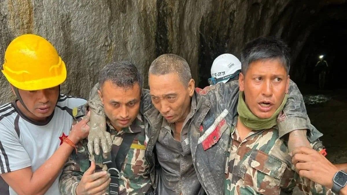 Rescate milagroso de ciudadano chino tras 11 días atrapado en túnel de Nepal