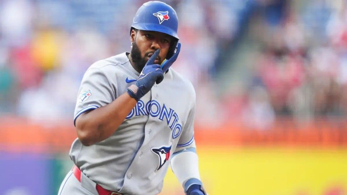 Vladimir Guerrero Jr. se disculpa por comentarios sobre su contrato