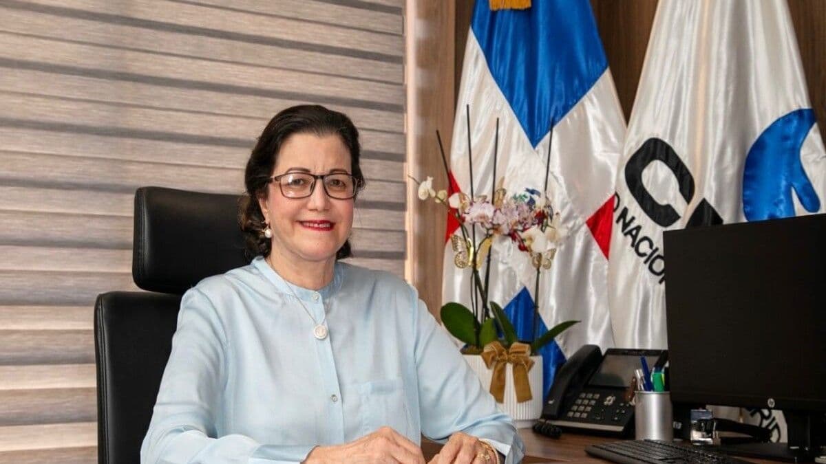 Aura Celeste Fernández continúa liderando el CONABIOS y el CNSS