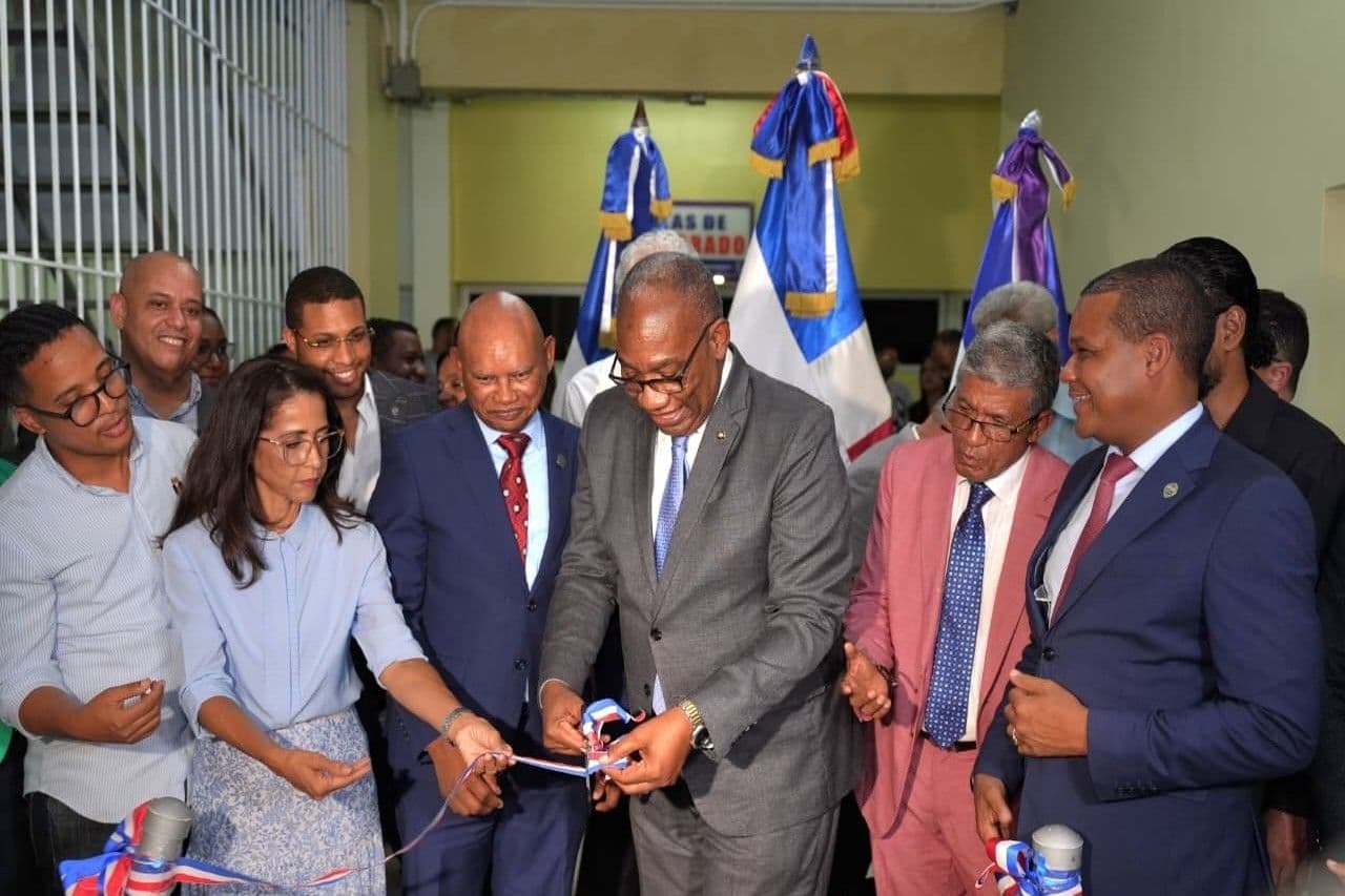 UASD inaugura moderno laboratorio multimedia en la Escuela de Comunicación
