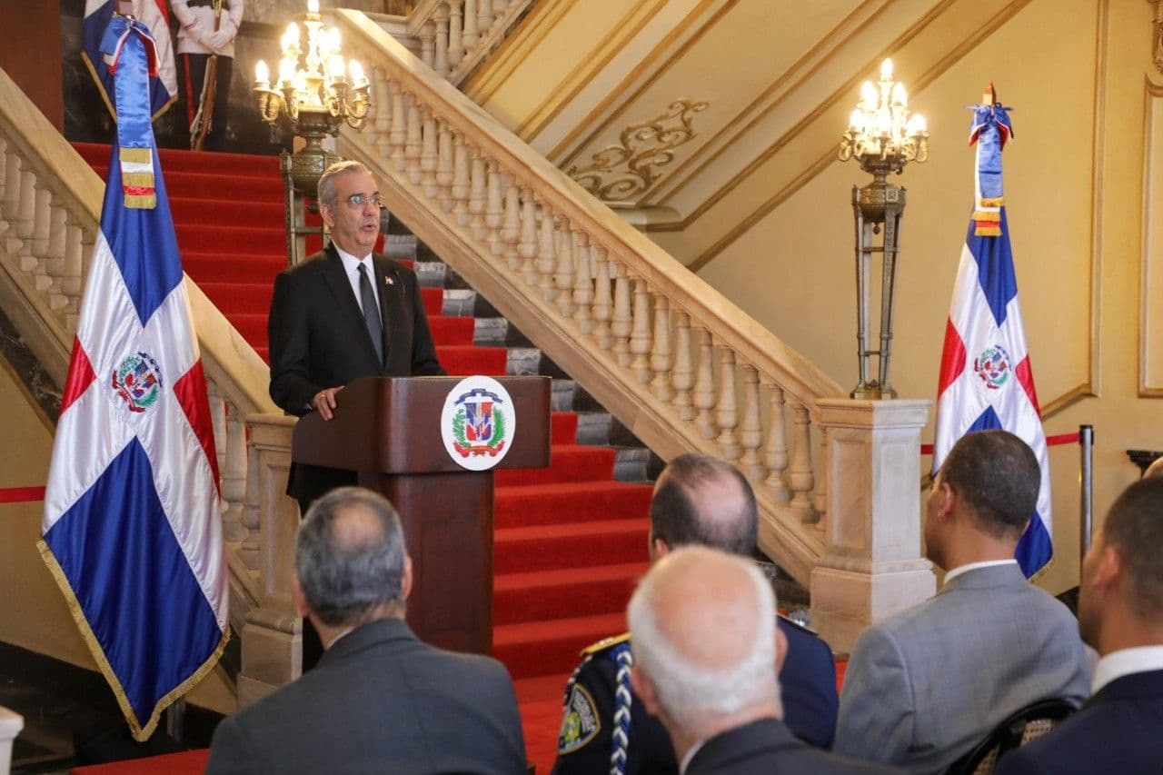 Abinader llama a convertir ideales de Duarte en compromiso ciudadano