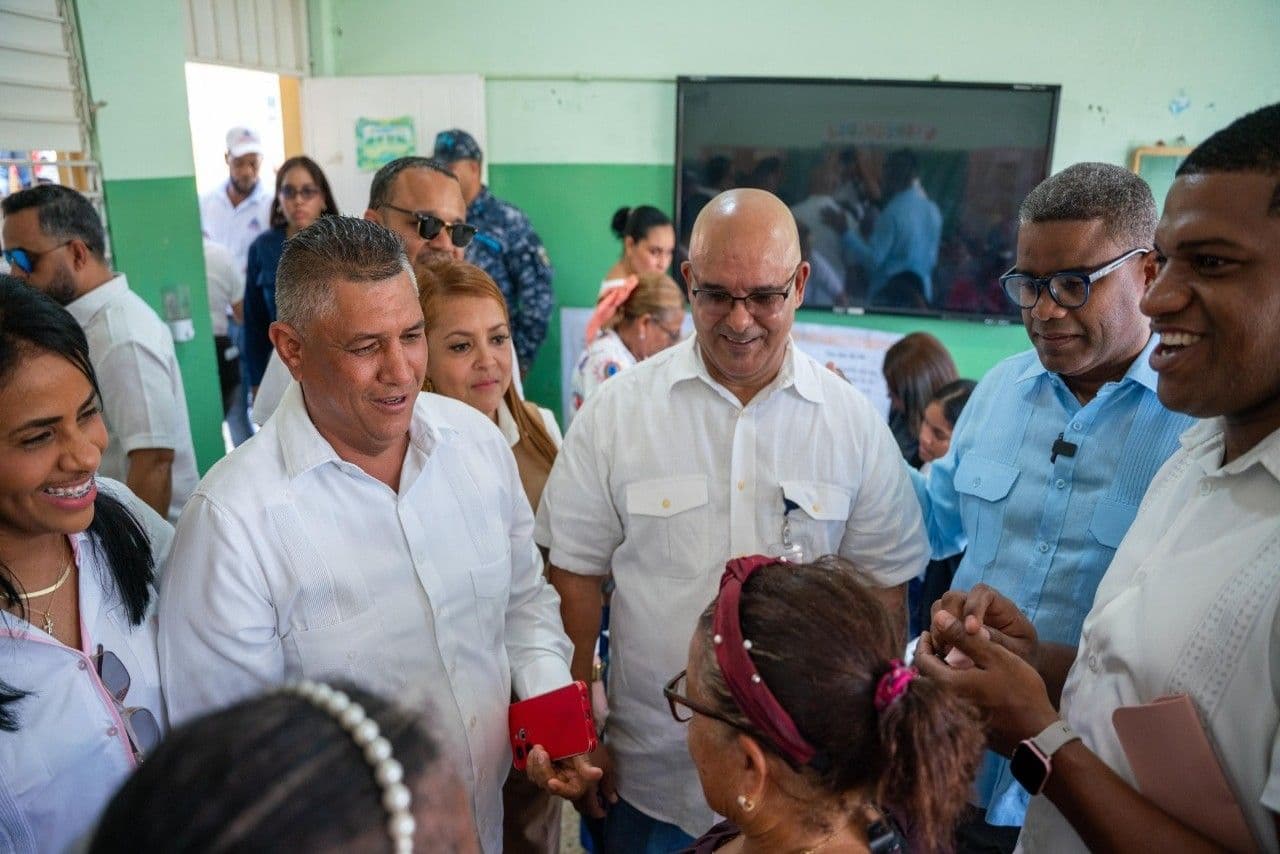 Gobierno lleva a cabo jornada de inclusión social en Las Canelas, Santiago