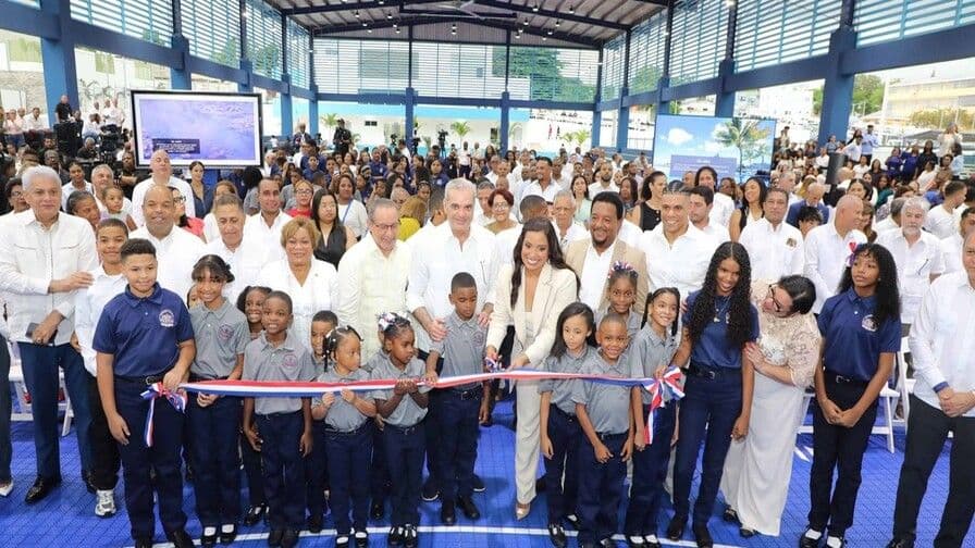 Abinader destaca reducción del déficit de vivienda en República Dominicana