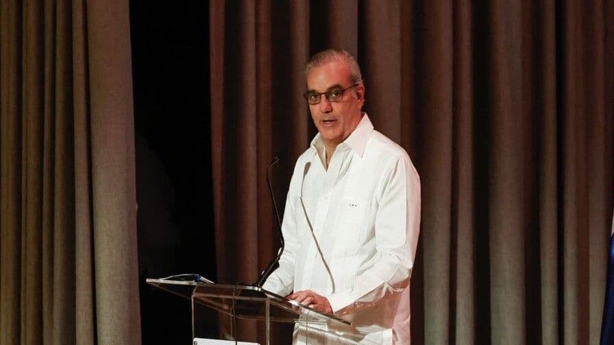 Abinader resalta el legado cultural de la familia Rainieri en Punta Cana