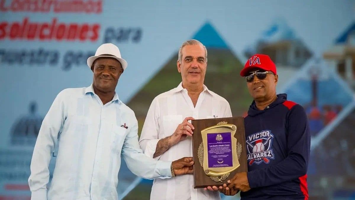 Inauguran campo de béisbol Nelson Mateo en Pizarrete