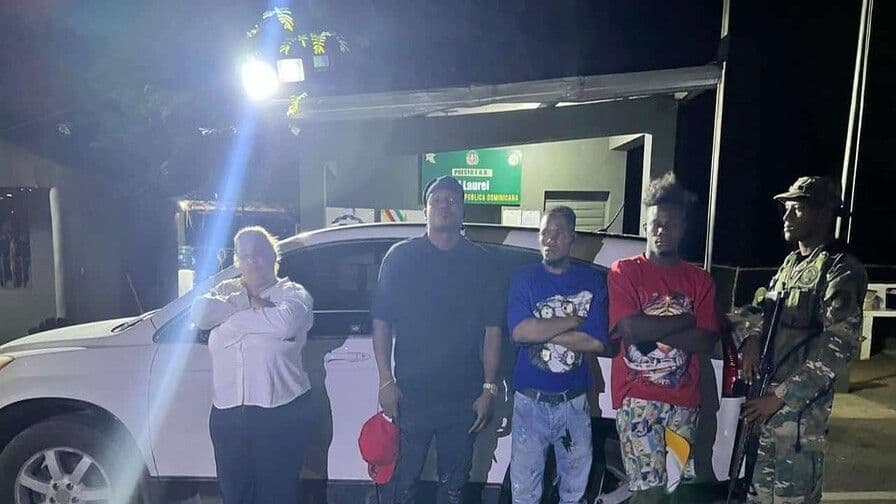 Detienen a abogada en Dajabón por transportar haitianos indocumentados