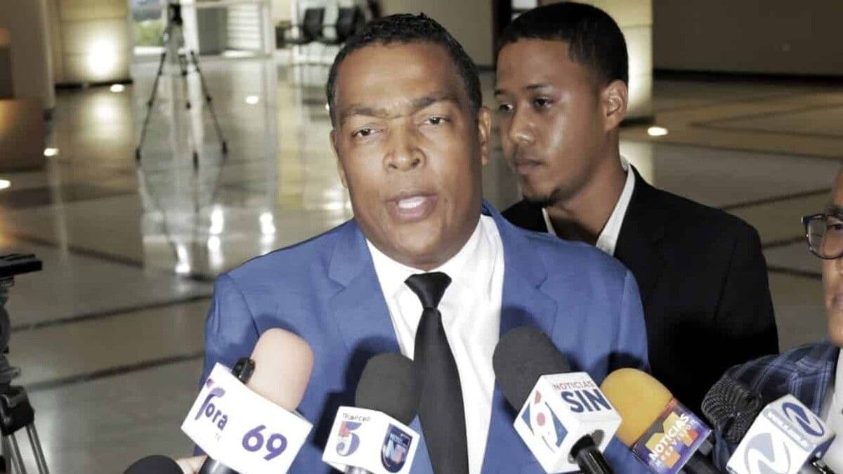 Abogado Pedro Botello defiende a detenida en caso Senasa 2.0