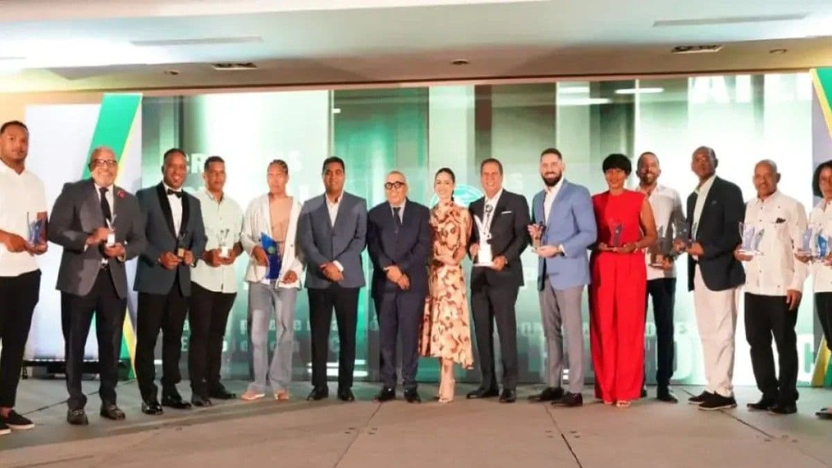 Yudelina Mejía y José Antonio Mena reciben máximos honores en gala de la ACDSD